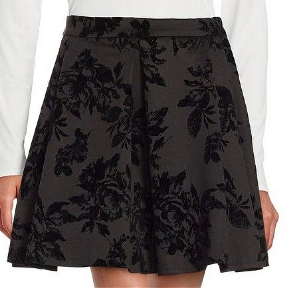 Design Lab Lord & Taylor Pleated Floral Mini Skirt